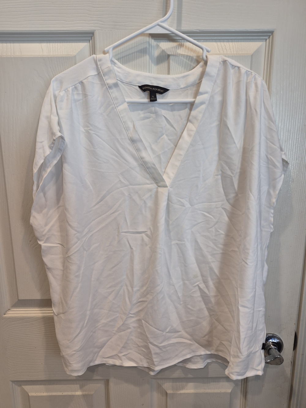 Banana Republic White V-Neck Shirt